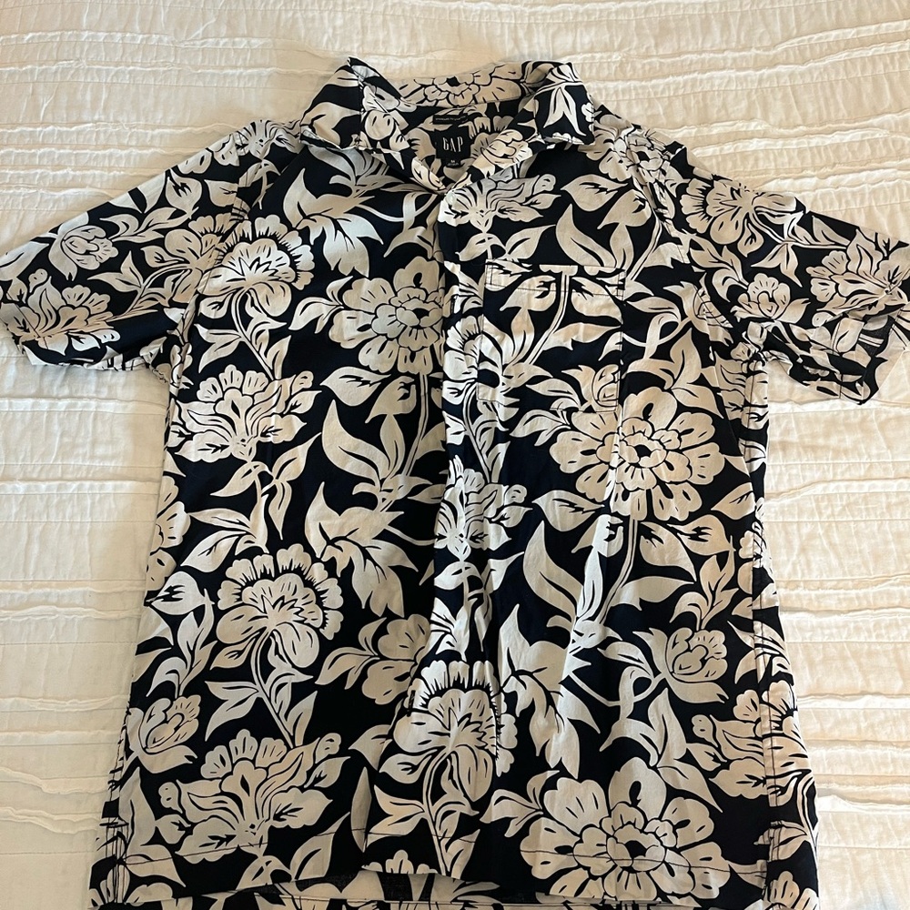 GAP Black and White Casual Button Down Shirt with Floral Design